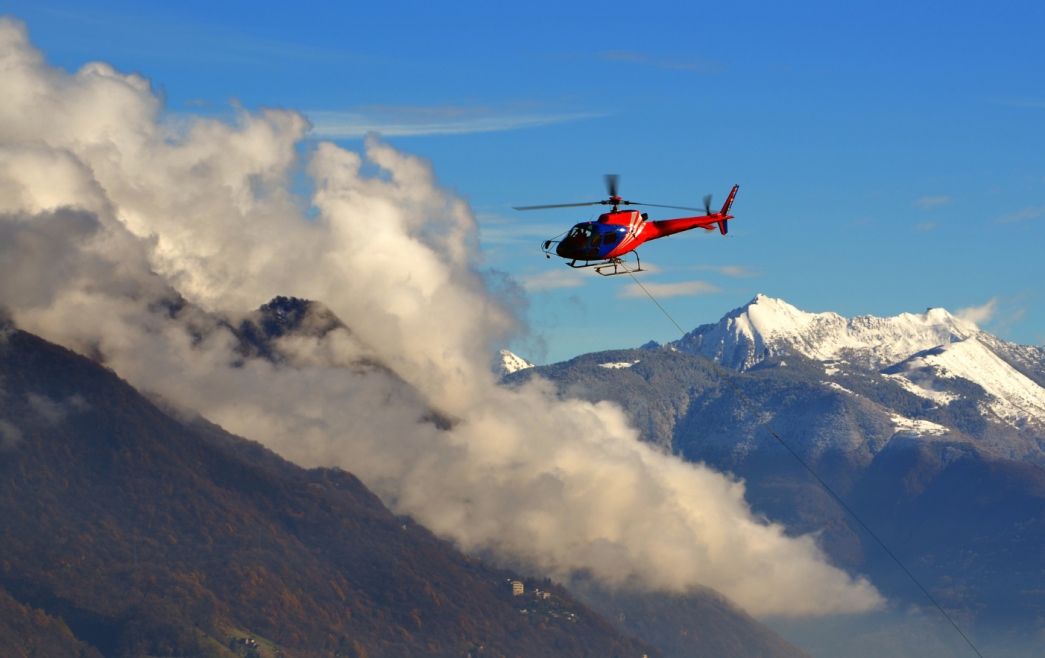 Potężny Bell-407 GXi patroluje niebo nad Czechowicami-Dziedzicami: Szczegóły lotu szkoleniowo-technicznego