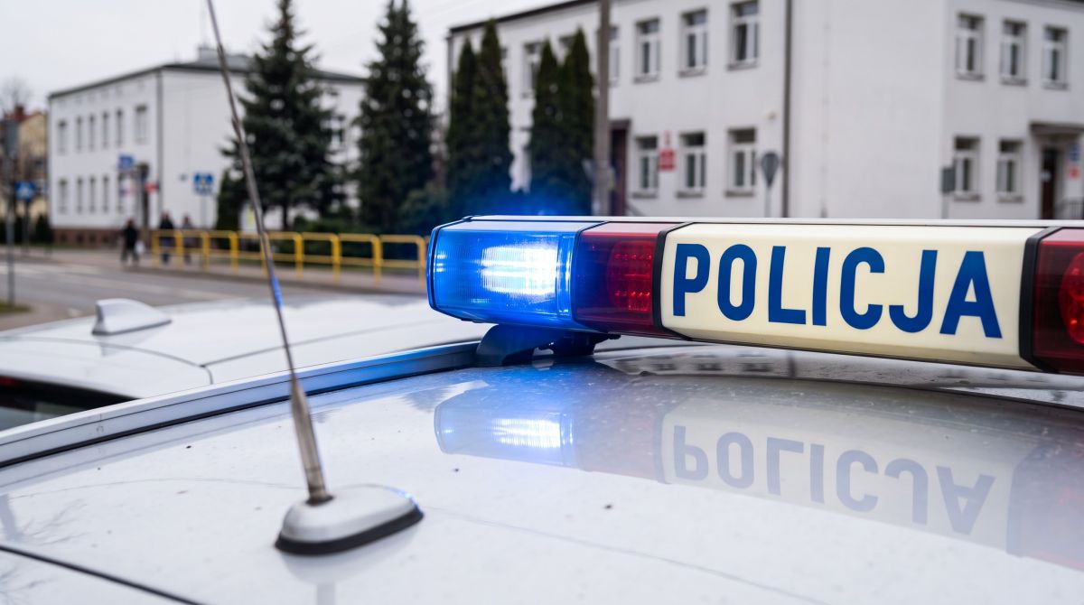 Policjanci budują zaufanie: Spotkanie z dziećmi w Akademii Młodych Odkrywców ELF