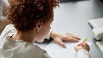 Staszic z dodatkowymi zakupami do projektu